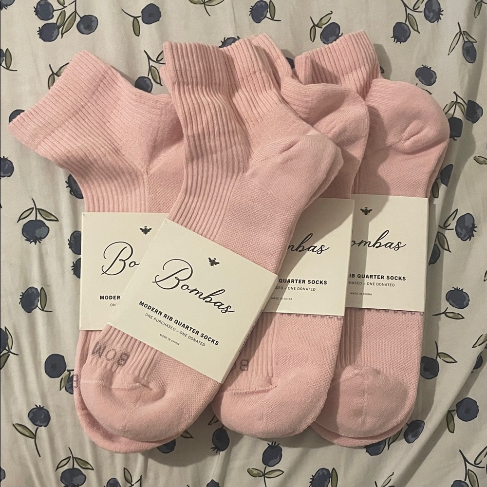 Bombas Light Pink Ribbed Casual Socks